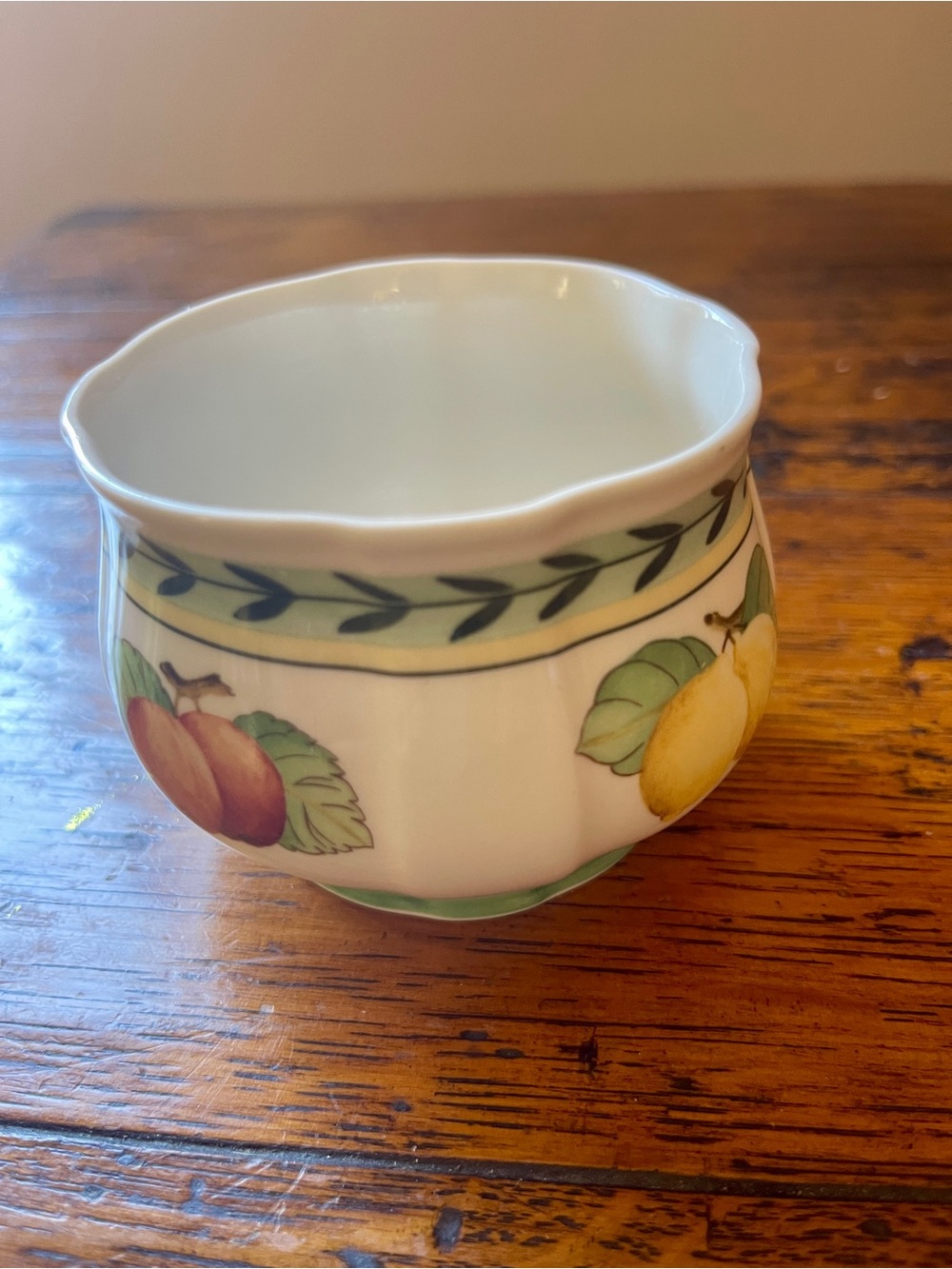 Villeroy & Boch French Garden ‘Fleurence’
Sugar Bowl in White, Yellow and Green